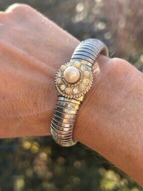 OMEGA Silver Stretch Snake Like Faux Pearl BRACELET